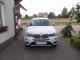 biale_bmw_x3_bialy_autokar_czerwony